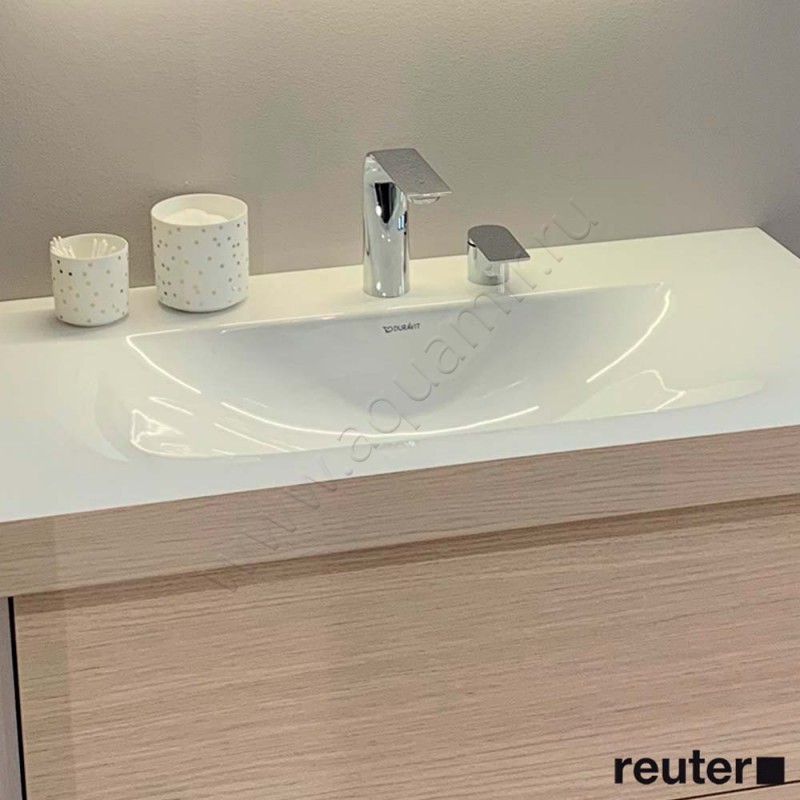 Смеситель для раковины Duravit D.1 D11120002010 в интерьере