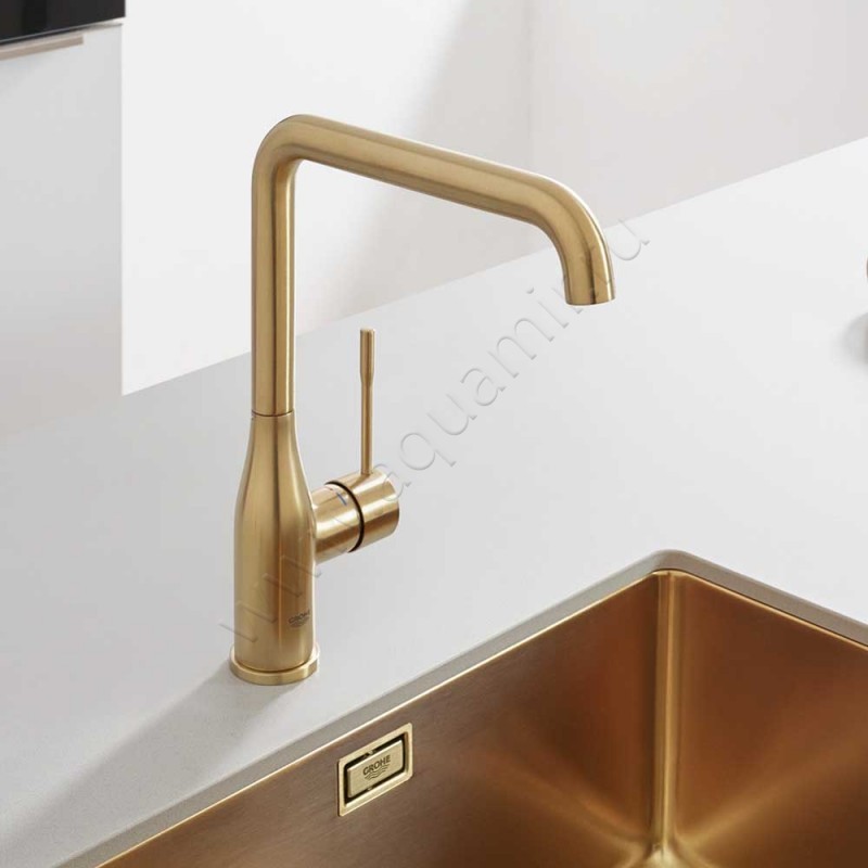 Однорычажный смеситель для кухни Grohe Essence 30269GN0 в интерьере