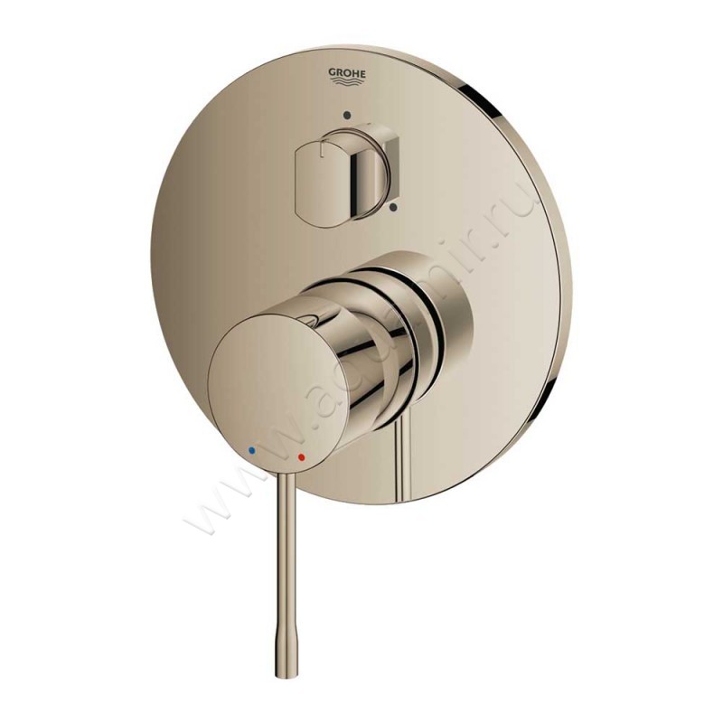 Однорычажный смеситель для ванны/душа Grohe Essence 24092BE1 в интерьере