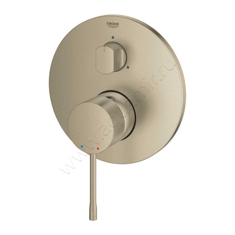 Однорычажный смеситель для ванны/душа Grohe Essence 24092EN1 в интерьере