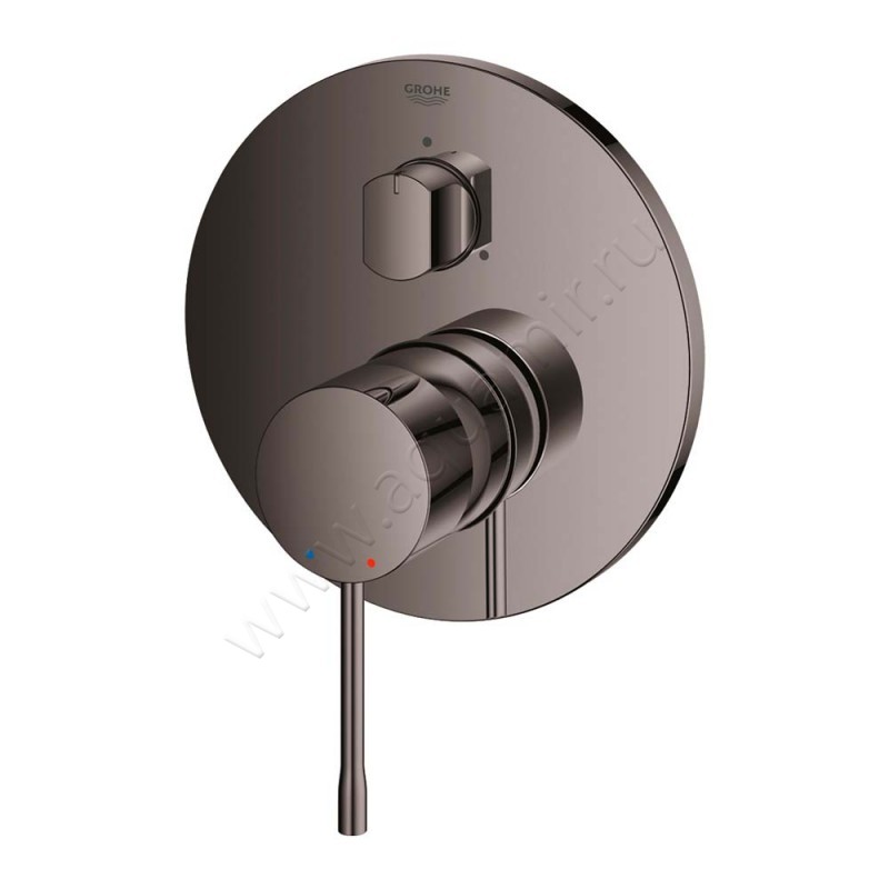 Однорычажный смеситель для ванны/душа Grohe Essence 24092A01 в интерьере