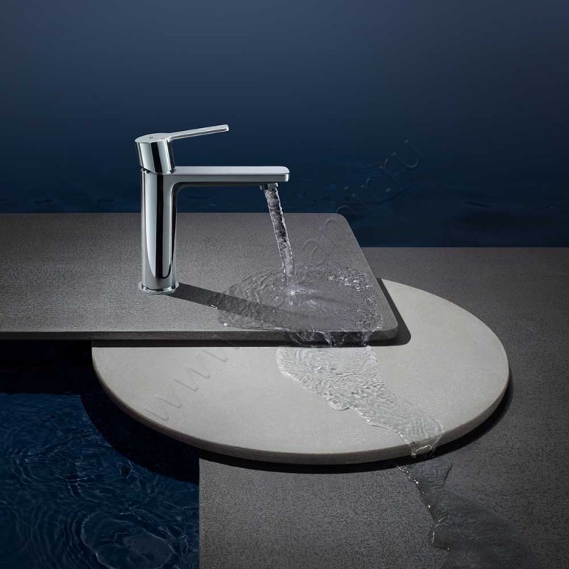 Смеситель для раковины Grohe Lineare New хром 23106001 в интерьере