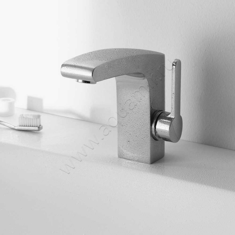 Однорычажный смеситель для раковины Keuco ELEGANCE 51602010000 в интерьере