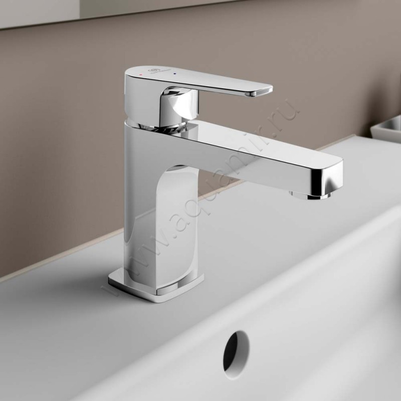 Смеситель для раковины Ideal Standard Cerafine D BC683AA в интерьере