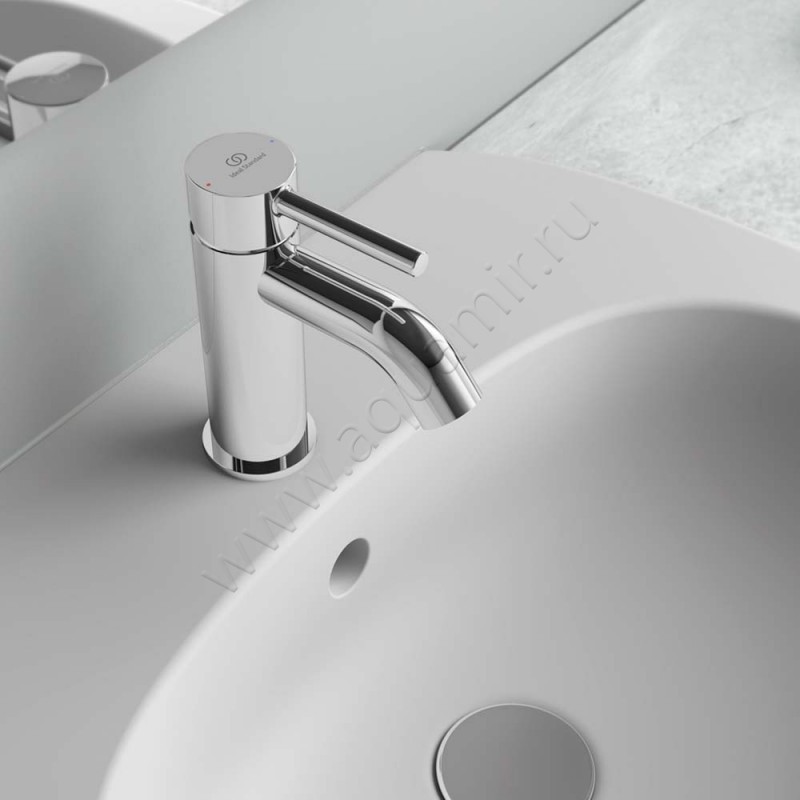 Смеситель для раковины Ideal Standard Ceraline BC193AA в интерьере