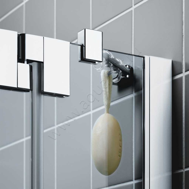 Маятниковая душевая дверь в нишу с фиксированным элементом Kermi Filia XP в серебристом цвете FX1TR07520VPK в интерьере