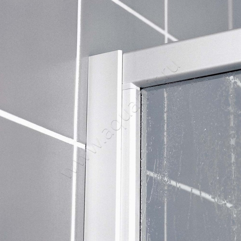 Душевой уголок с маятниковыми дверями Kermi Nova 2000 N2P50V421811K в интерьере