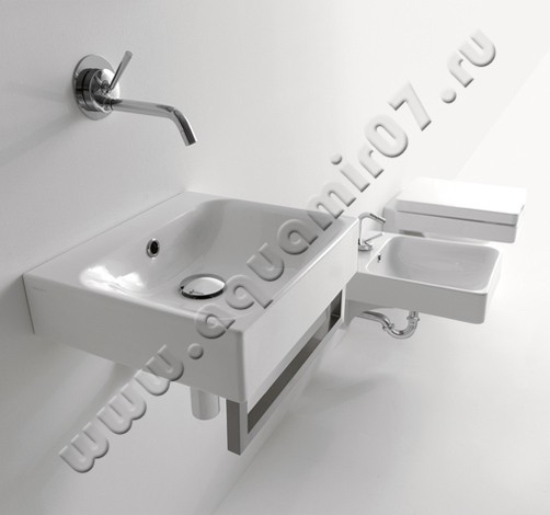 Рукомойник подвесной Kerasan Cento 40 см 353901 в интерьере