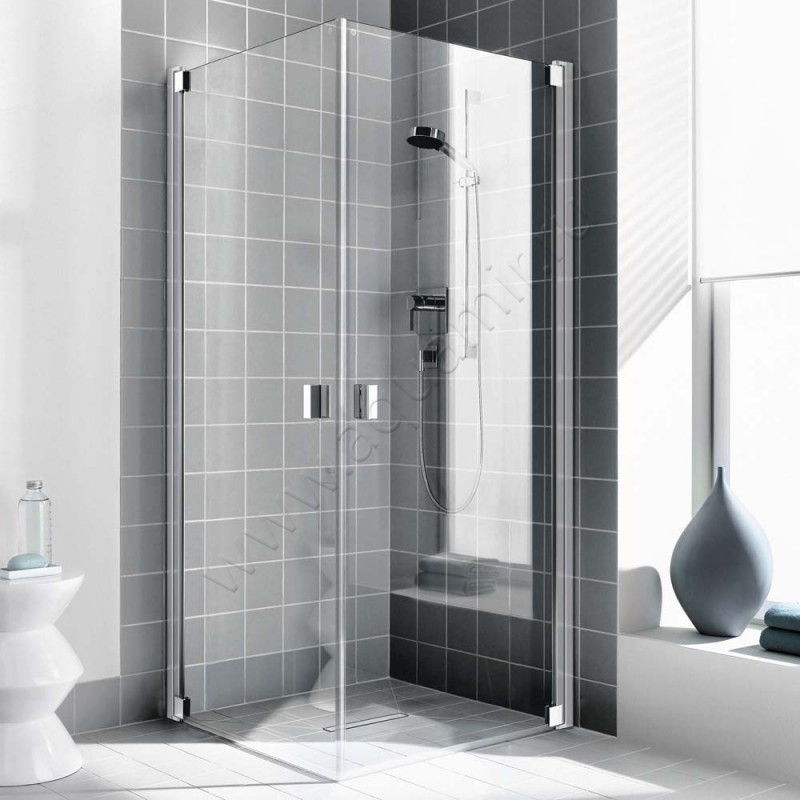 Маятниковая душевая дверь для комбинации с ответной частью Kermi Raya RA1ER100201AK в интерьере