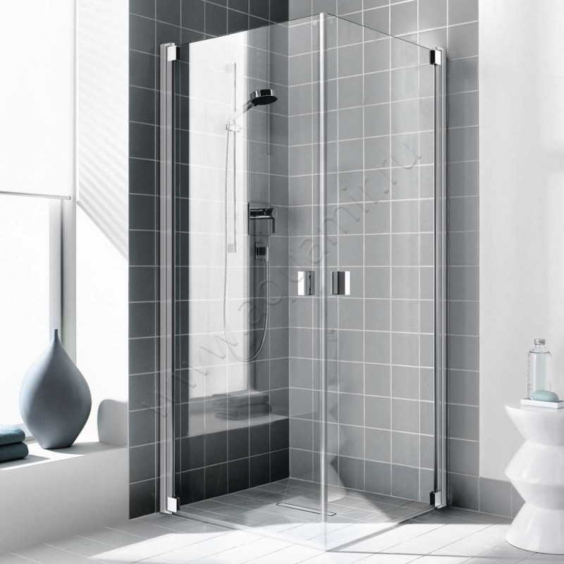 Маятниковая душевая дверь для комбинации с ответной частью Kermi Raya RA1EL090201PK в интерьере