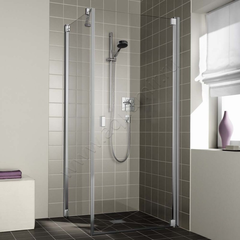 Маятниковая душевая дверь для боковой стенки/боковой двери Kermi Raya RA1KR09020VAK в интерьере