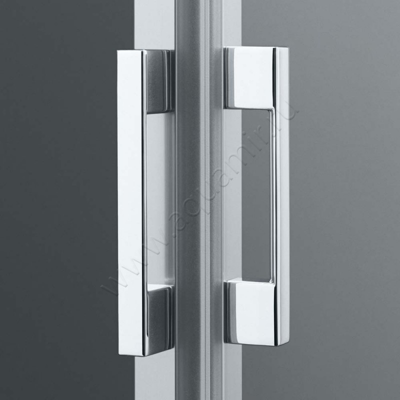 Раздвижная душевая дверь для комбинации с ответной частью Kermi Liga LIE3R080181AK в интерьере