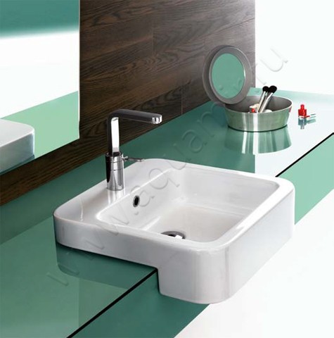 Раковина полувстраиваемая Hatria Happy Hour 48 см 00Y0M801 в интерьере