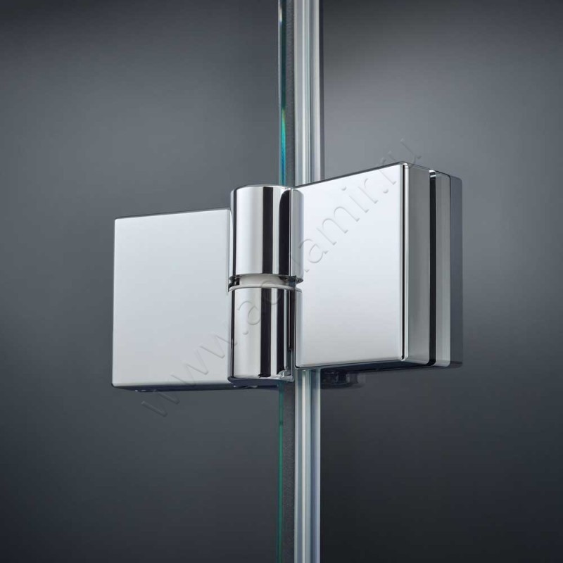 Душевая боковина Kermi Liga LITWD11020VAK в интерьере