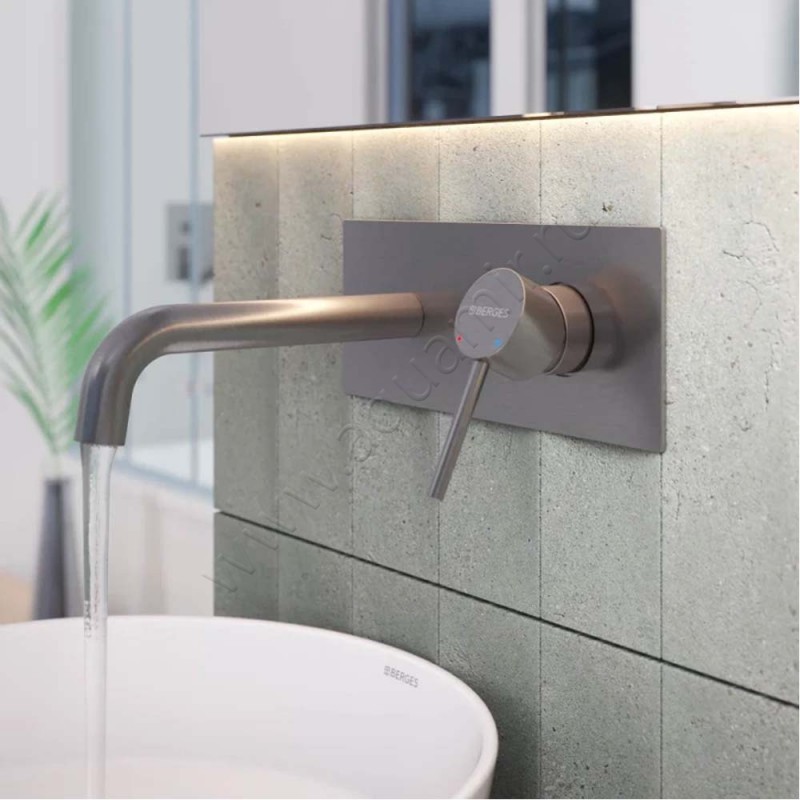 Смеситель Berges Wasserhaus Ventas R сталь матовый 076015